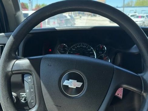Used 2016 Chevrolet Express 2500 Extended RWD image 17