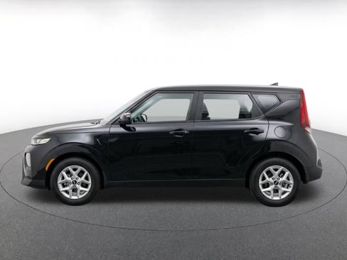 Used 2025 Kia Soul LX w/ LX Technology Package FWD image 4