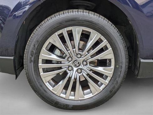 Used 2021 Toyota Venza Limited w/ Advanced Technology Package image 23