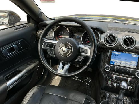 Used 2018 Ford Mustang GT Premium w/ Black Accent Package RWD image 11