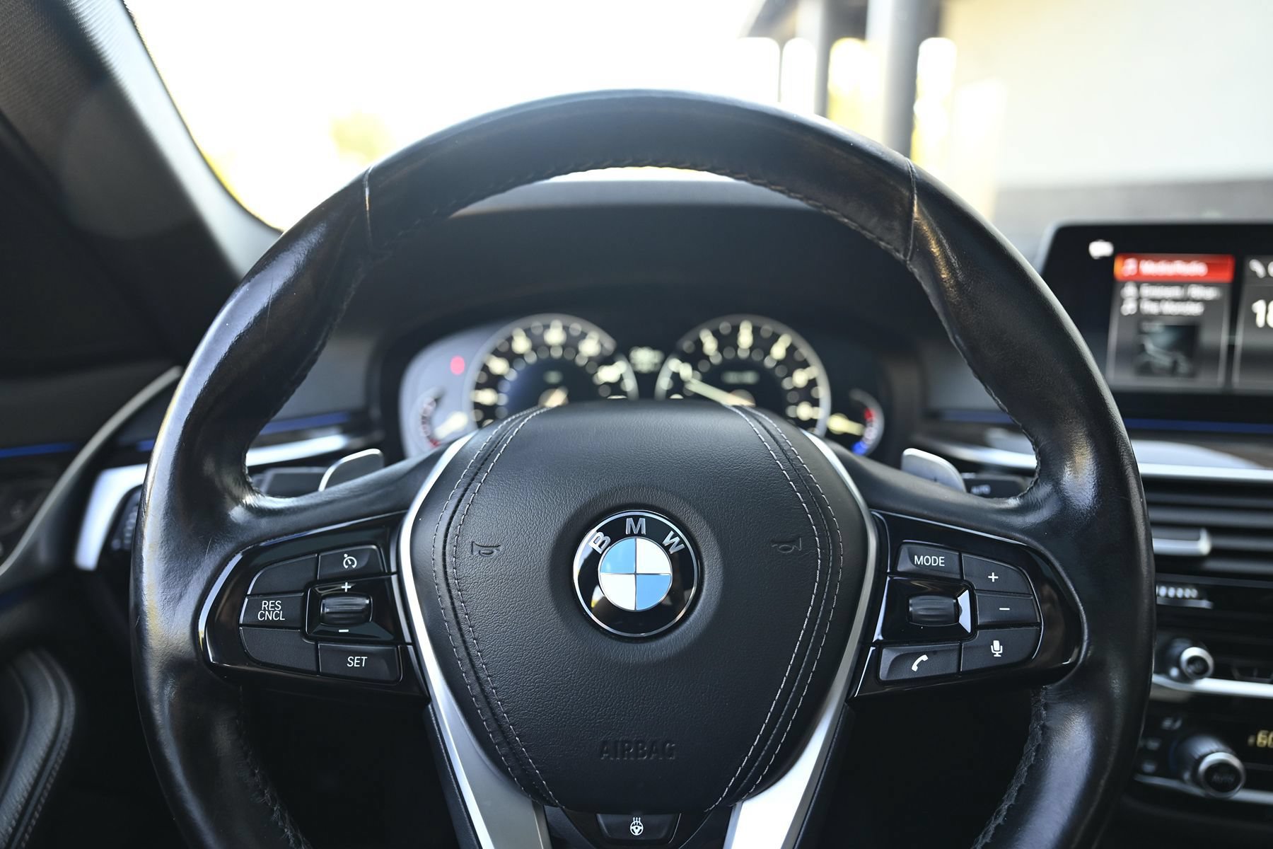 Used 2017 BMW 530i xDrive AWD/4WD image 32