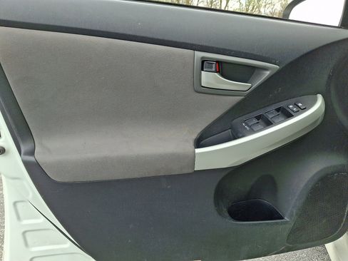 Used 2014 Toyota Prius Two FWD image 12