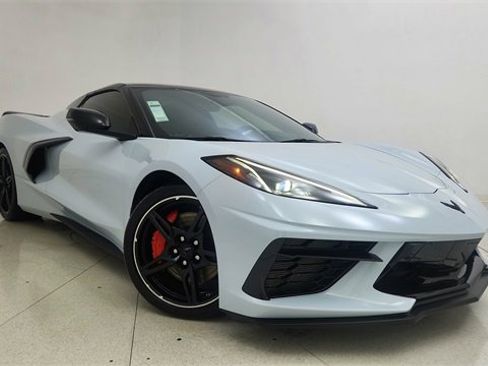 Used 2022 Chevrolet Corvette Stingray Premium Conv w/ Z51 Performance Package image 8