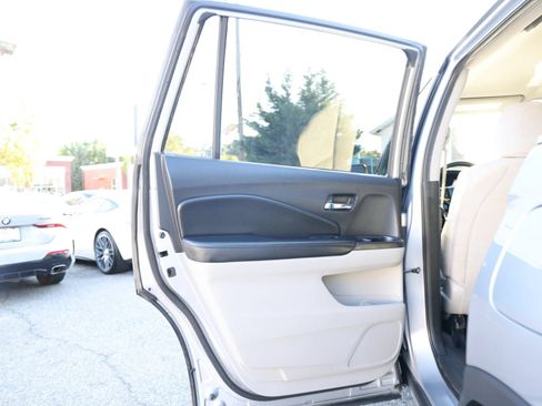 Used 2019 Honda Pilot LX image 19
