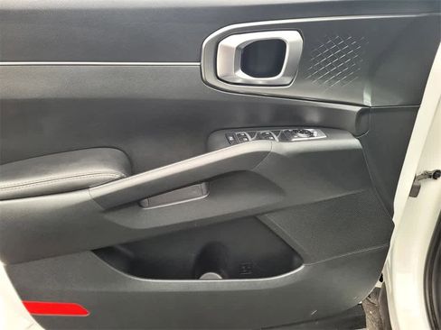 Used 2021 Kia Sorento S image 15