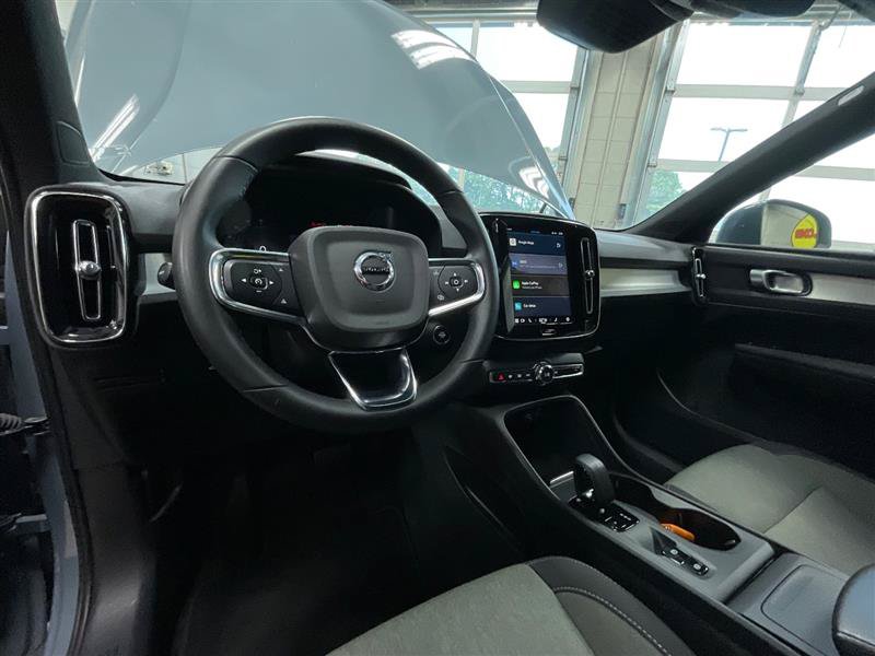 Used 2023 Volvo XC40 B5 Core AWD/4WD image 13