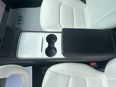 Used 2021 Tesla Model 3 Performance image 34