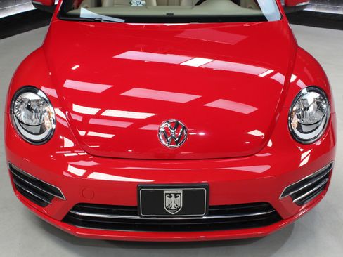 Used 2017 Volkswagen Beetle 1.8T SE FWD image 8