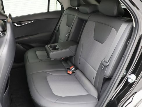Used 2024 Kia Niro Wind w/ Wind Preserve Package FWD image 11