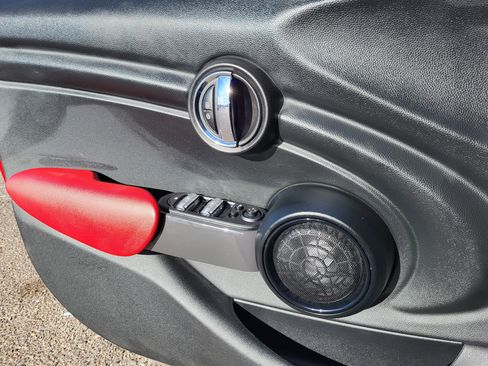 Used 2016 MINI Cooper 4-Door Hardtop image 14