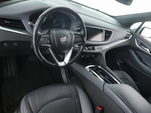 Used 2023 Buick Enclave Essence image 17