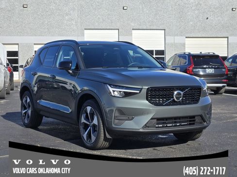 New 2026 Volvo XC40 B4 Core w/ Protection Package Premier image 2