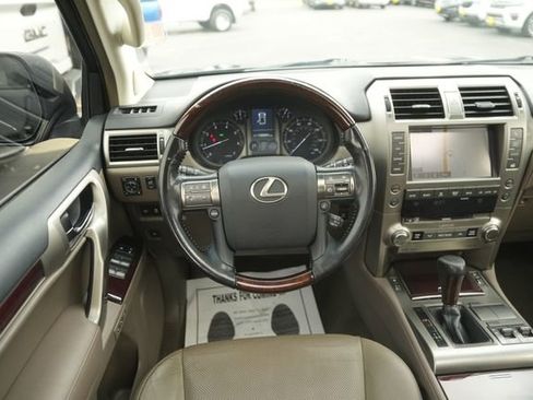 Used 2017 Lexus GX 460 image 22
