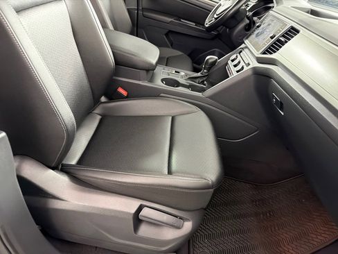 Used 2018 Volkswagen Atlas SE image 24