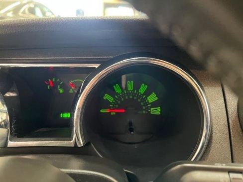 Used 2005 Ford Mustang Premium RWD image 11