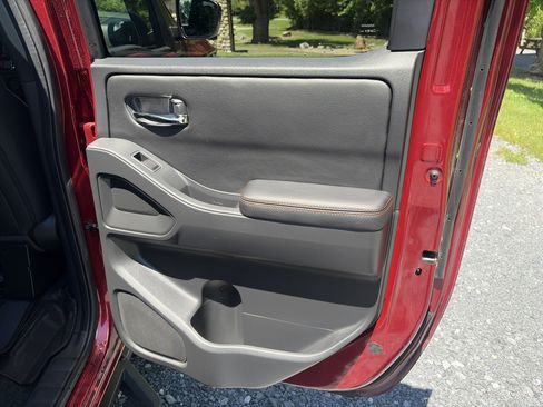 Used 2025 Nissan Frontier PRO-4X w/ Pro Convenience Package AWD/4WD image 24