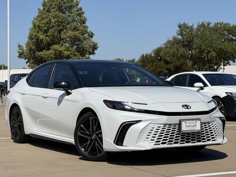Used 2026 Toyota Camry XSE FWD image 2