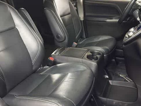 Used 2018 Toyota Sienna SE Premium FWD image 32
