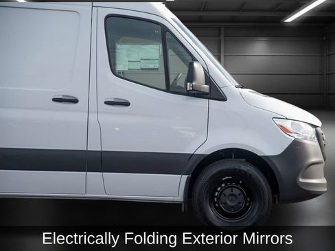 Used 2025 Mercedes-Benz Sprinter 2500 image 11