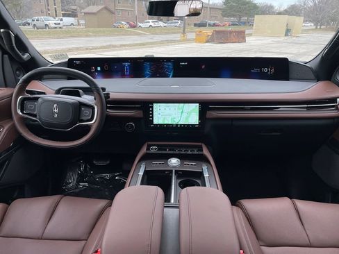 New 2026 Lincoln Navigator Reserve AWD/4WD image 19