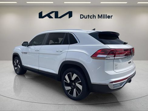 Used 2024 Volkswagen Atlas Cross Sport SEL AWD/4WD image 2