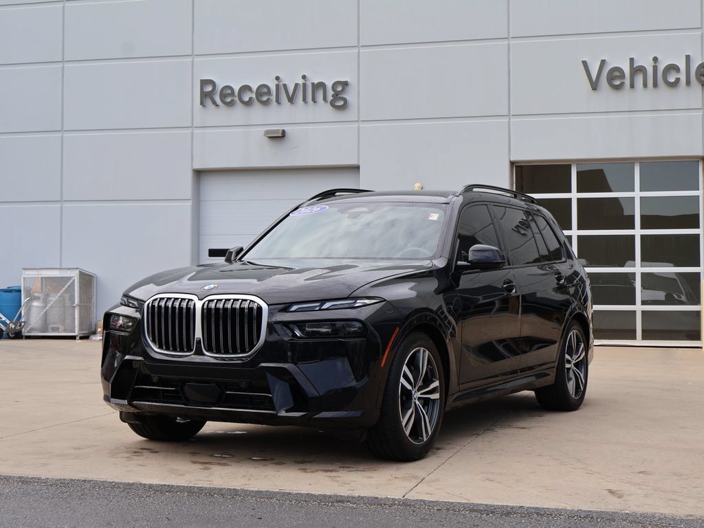 Used 2026 BMW X7 xDrive40i w/ Executive Package AWD/4WD image 3