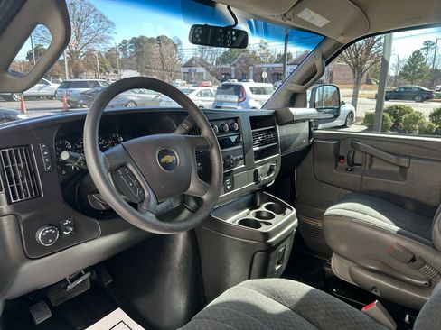 Used 2024 Chevrolet Express 2500 w/ Driver Convenience Package image 10
