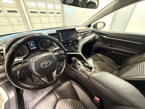 Used 2023 Toyota Camry SE FWD image 12