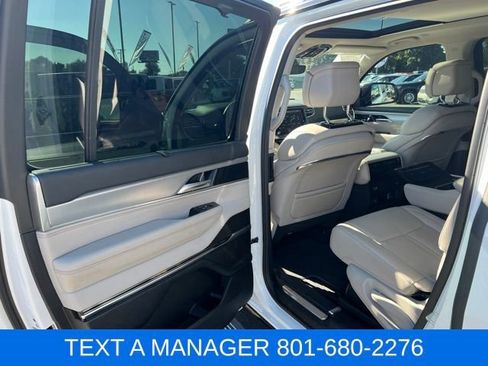 Used 2023 Jeep Grand Wagoneer 4WD image 40