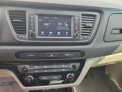 Used 2020 Kia Sedona L image 30