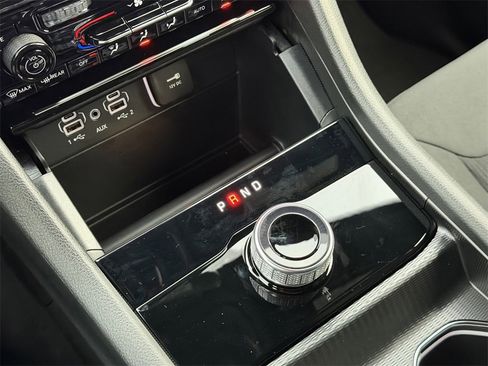 New 2025 Jeep Grand Cherokee Laredo X image 18