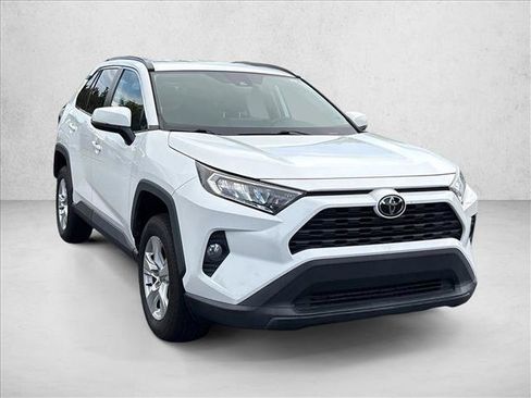 Used 2021 Toyota RAV4 XLE AWD/4WD image 3