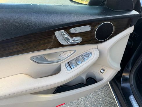 Used 2017 Mercedes-Benz C 300 4MATIC Sedan image 10