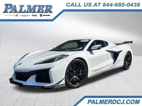 Used 2024 Chevrolet Corvette Z06 w/ Z07 Performance Package RWD image 1