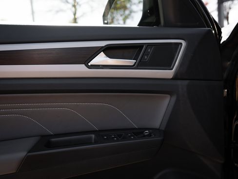 Used 2023 Volkswagen Atlas SE image 15