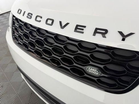 Certified 2025 Land Rover Discovery Dynamic SE image 39