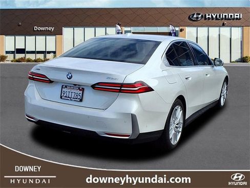 Used 2025 BMW 530i xDrive image 4