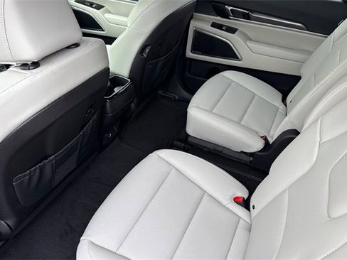 New 2025 Kia Telluride S image 14