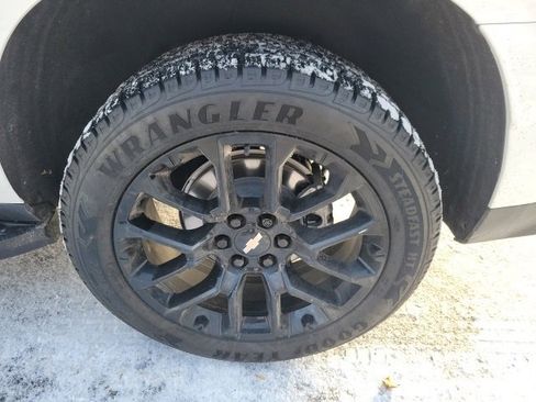 Used 2023 Chevrolet Suburban High Country image 60