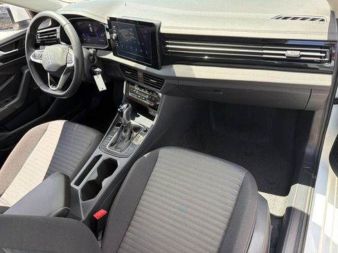 Certified 2025 Volkswagen Jetta S FWD image 25