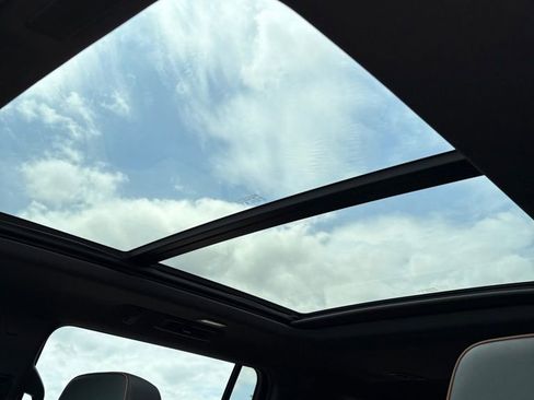 Used 2025 GMC Yukon XL AT4 w/ AT4 Premium Package image 7