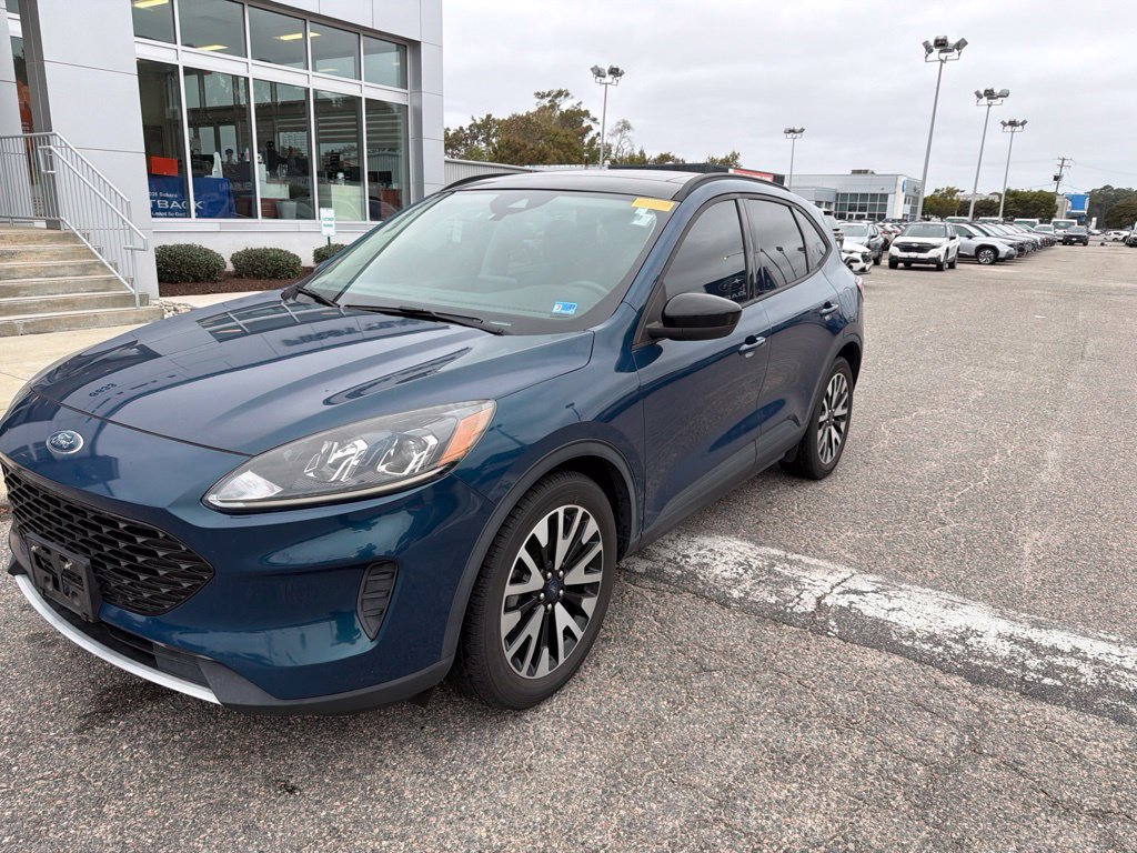 Used 2020 Ford Escape SE Sport FWD image 3
