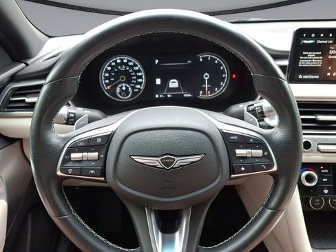Used 2025 Genesis G70 2.5T image 16