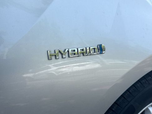 Used 2022 Toyota Prius LE FWD image 34