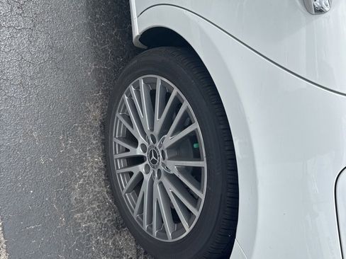 Used 2023 Mercedes-Benz CLA 250 image 10