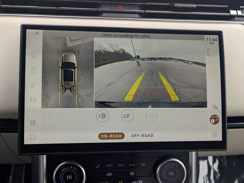 Used 2023 Land Rover Range Rover SE image 15