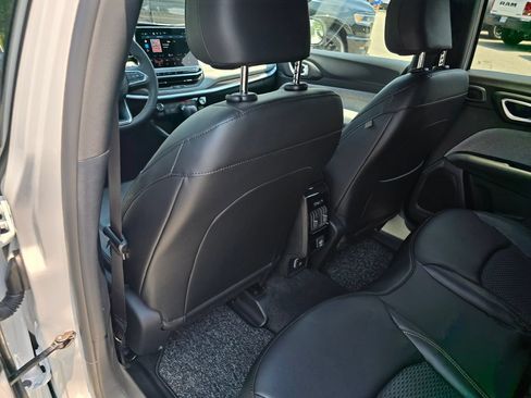 New 2026 Jeep Compass Latitude AWD/4WD image 24