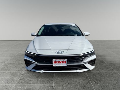 New 2026 Hyundai Elantra Blue image 8