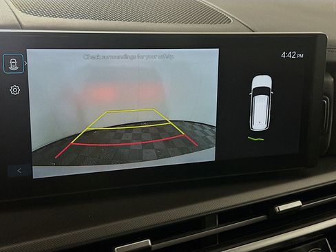 Used 2025 Hyundai Santa Fe SEL image 21