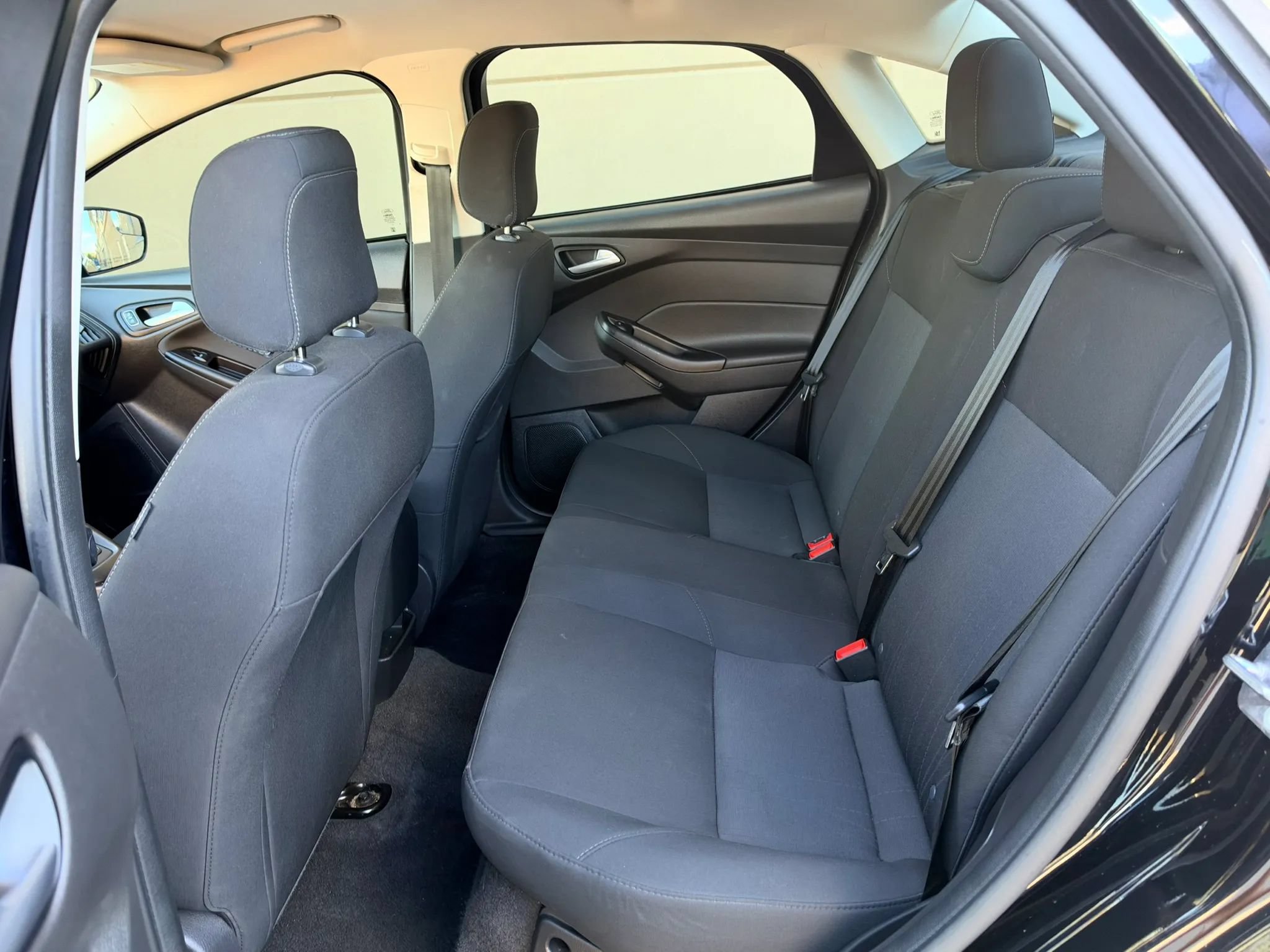 Used 2018 Ford Focus SE FWD image 17